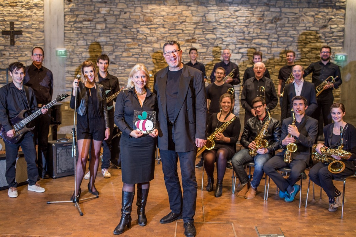 Die Big Band der KU unter Leitung von Jörg Edelmann und Dr. Helga Rolletschek bei den Proben für das Benefizkonzert zugunsten von „Eichstätt summt!“. (Foto: Klenk/upd)